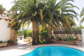 Disfrute del relax la privacidad y la comodidad en esta villa con piscina